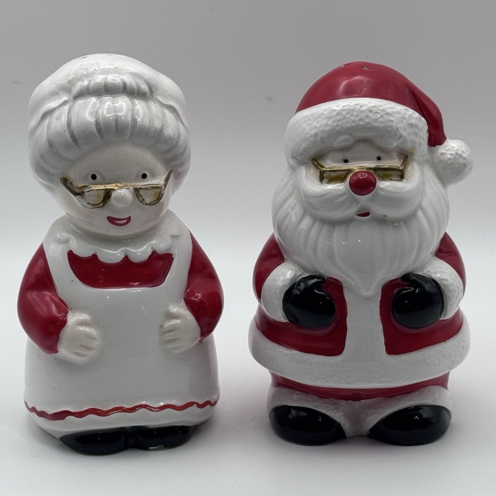 Vintage OCI Omnibus Taiwan Santa Mrs Claus Salt Pepper Shakers Christmas Ceramic